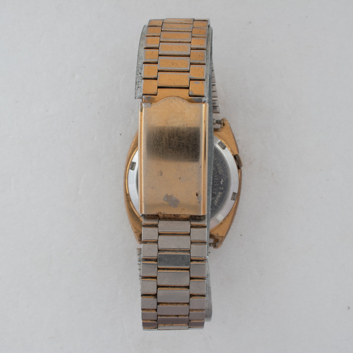 Vintage Seiko 5 7009-2031 Automatic 17J Gold Dial Day Date Wristwatch