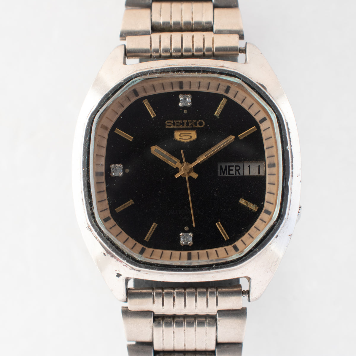 Vintage Seiko 5 7009-521A Automatic 17J Black Dial Day Date Wristwatch