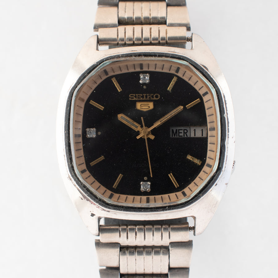Vintage Seiko 5 7009-521A Automatic 17J Black Dial Day Date Wristwatch
