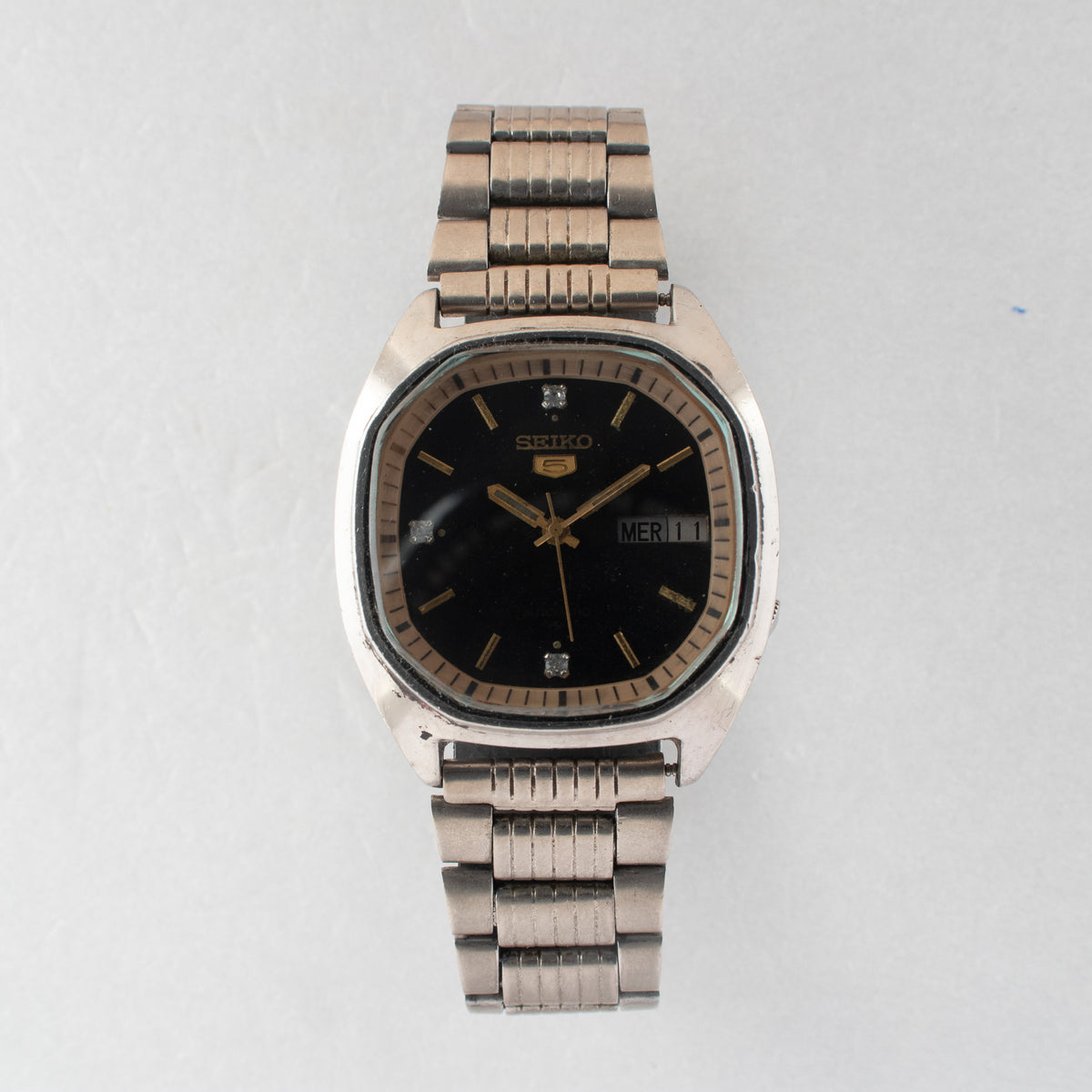 Vintage Seiko 5 7009-521A Automatic 17J Black Dial Day Date Wristwatch