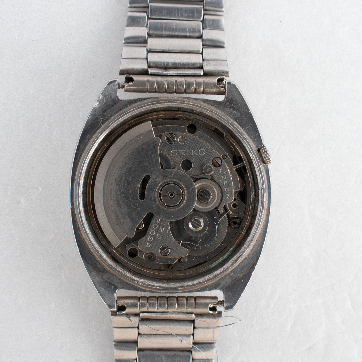 Vintage Seiko 5 7009-521A Automatic 17J Black Dial Day Date Wristwatch