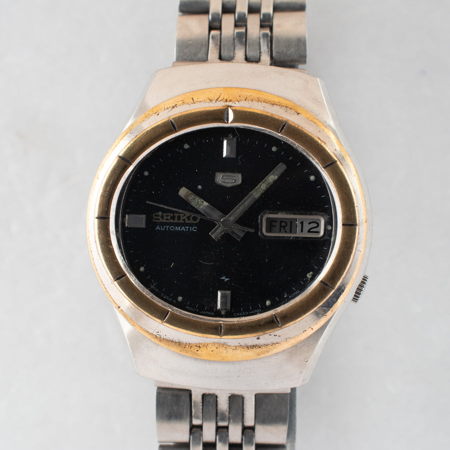 Vintage Seiko 5 7009-5250 Automatic 17J Black Dial Day Date Wristwatch
