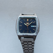 Vintage Seiko 5 7009-5860 Automatic 17J Black Dial Day Date Wristwatch