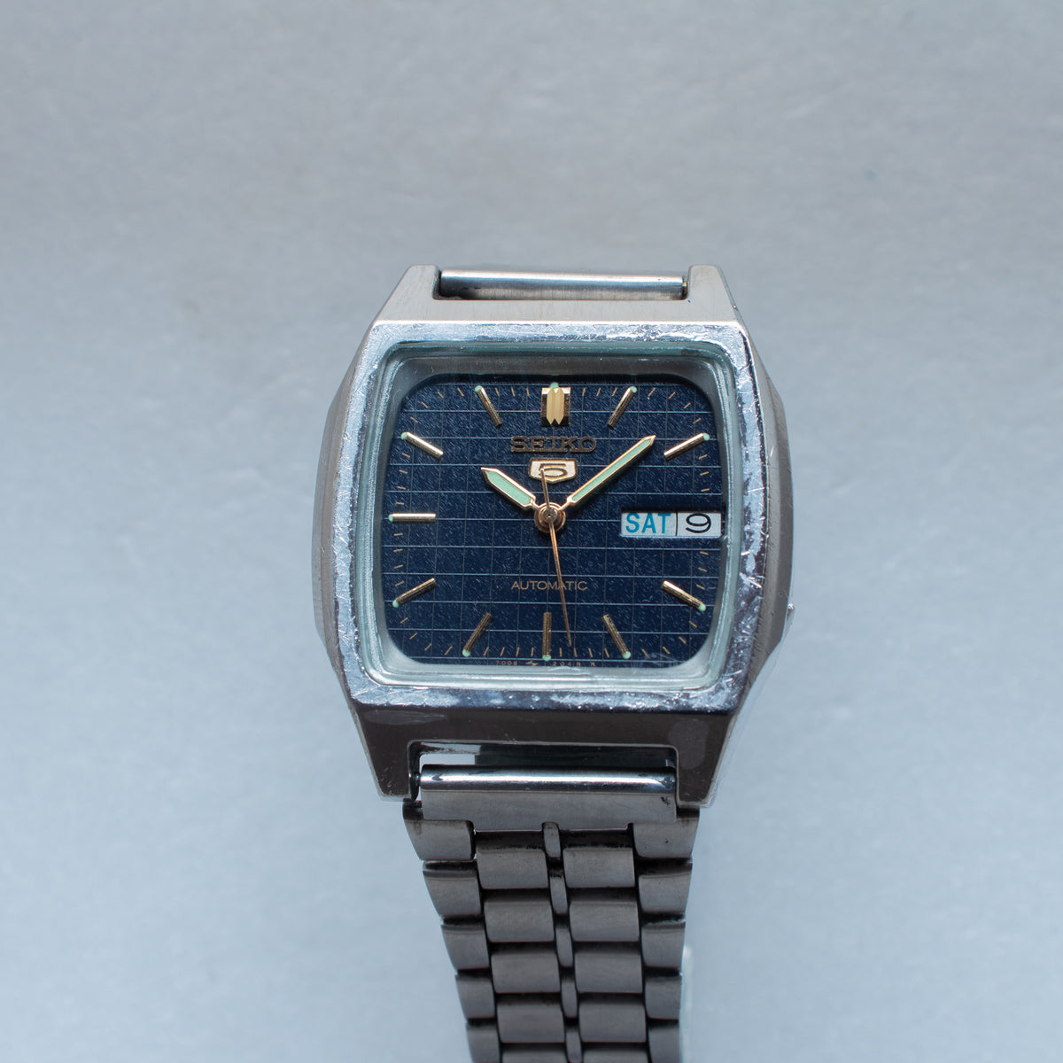 Vintage Seiko 5 7009-5860 Automatic 17J Black Dial Day Date Wristwatch