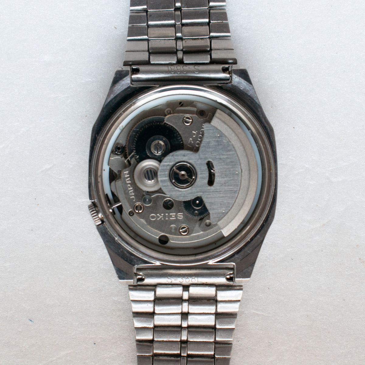 Vintage Seiko 5 7009-5860 Automatic 17J Black Dial Day Date Wristwatch