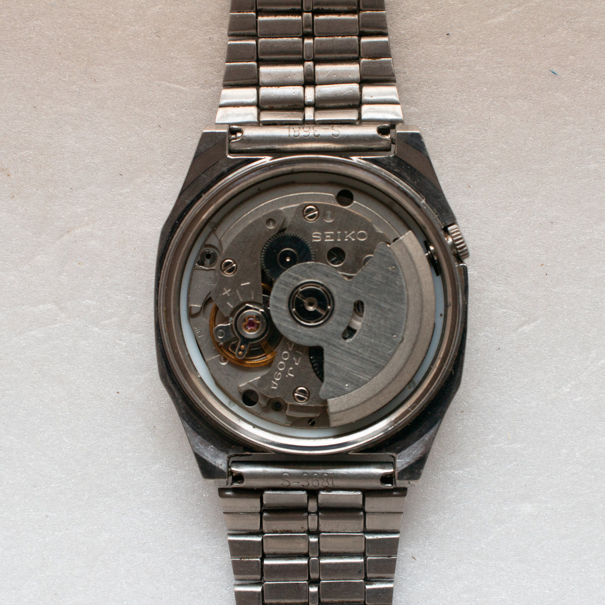 Vintage Seiko 5 7009-5860 Automatic 17J Black Dial Day Date Wristwatch