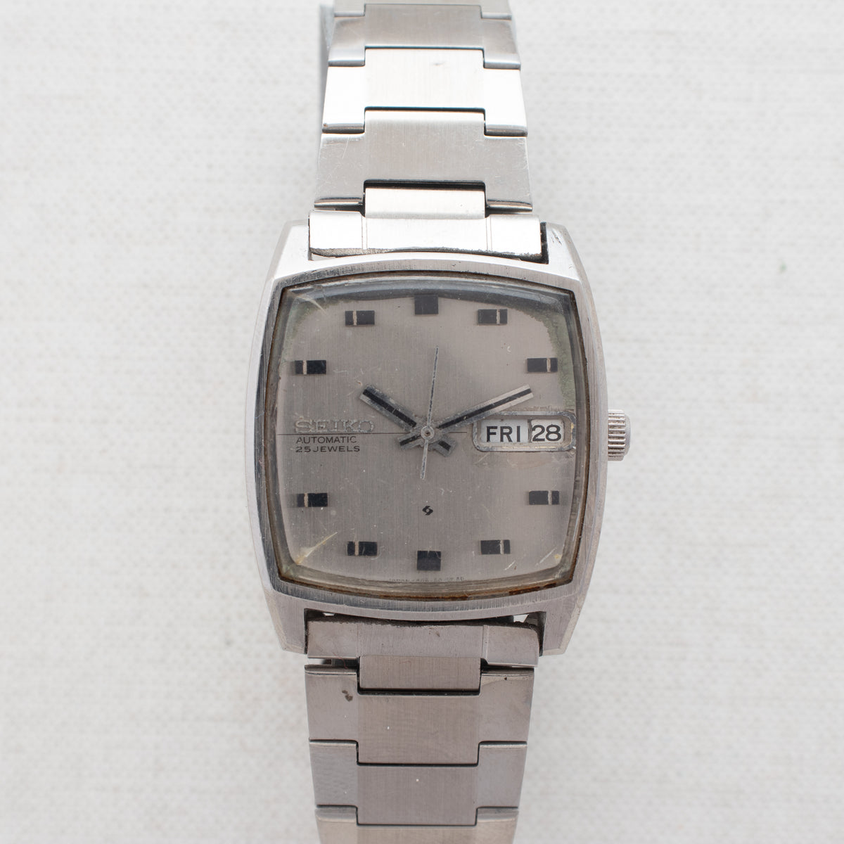 Vintage Seiko 5606-5000 Automatic 25J Silver Dial Day Date Wristwatch