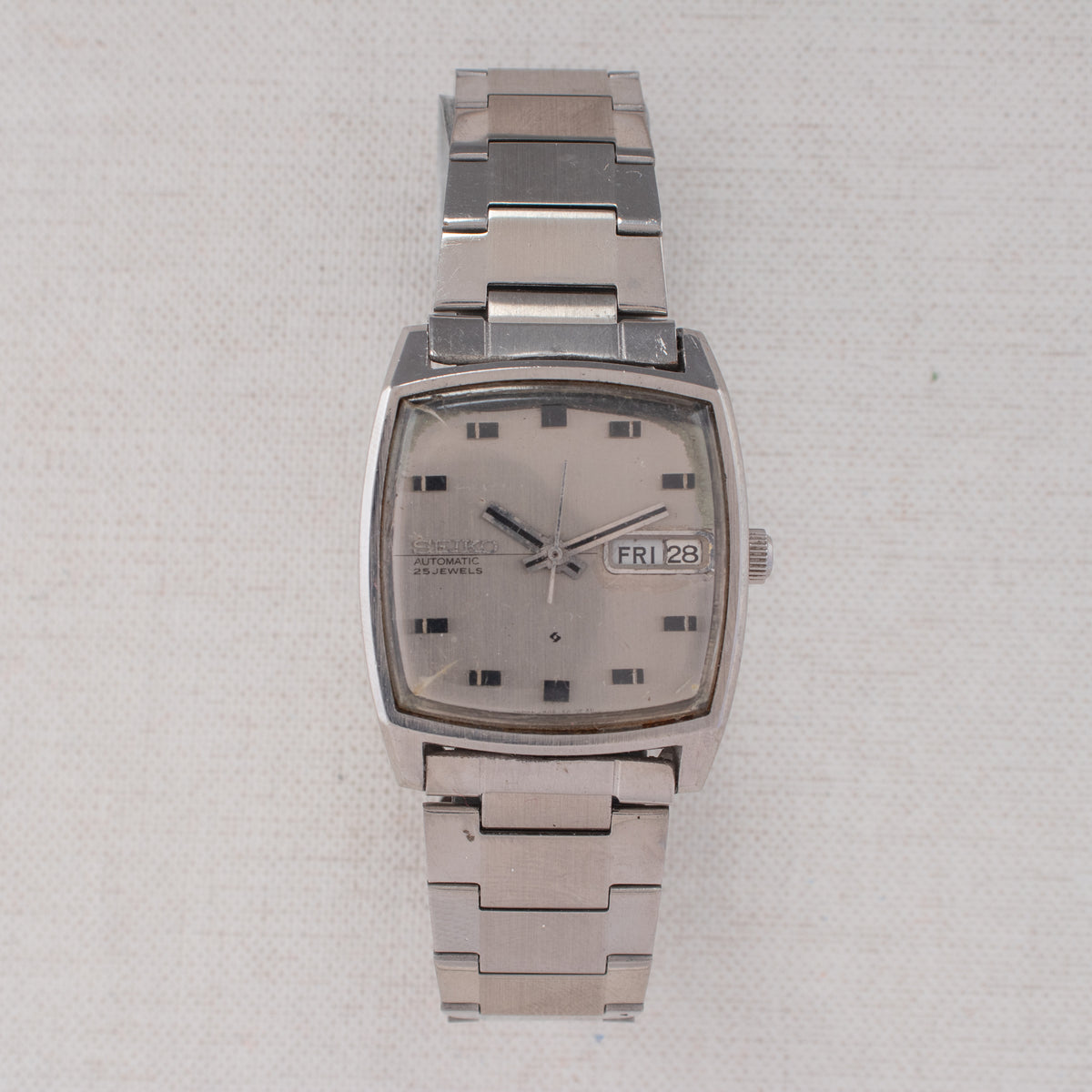 Vintage Seiko 5606-5000 Automatic 25J Silver Dial Day Date Wristwatch