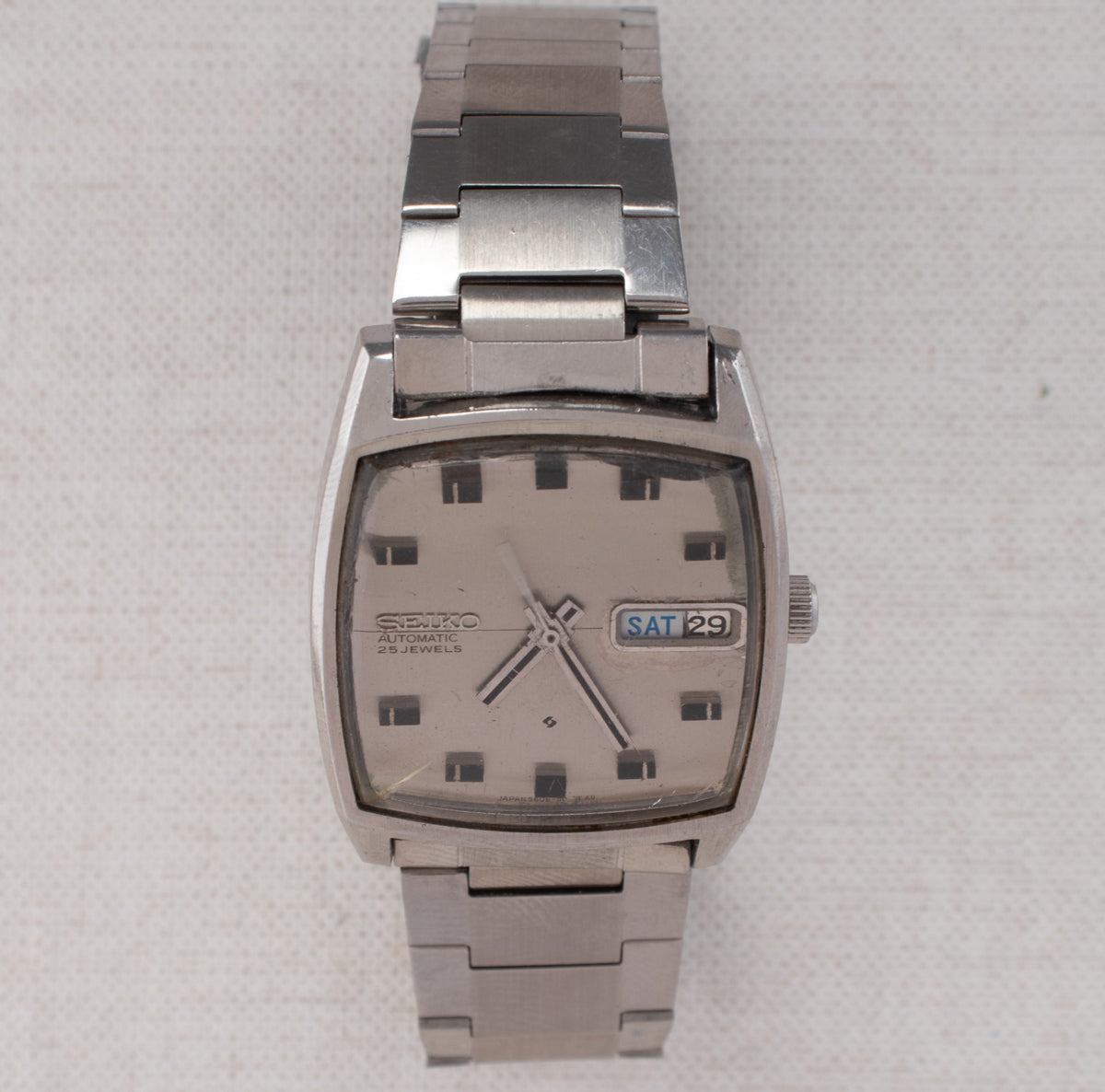 Vintage Seiko 5606-5000 Automatic 25J Silver Dial Day Date Wristwatch