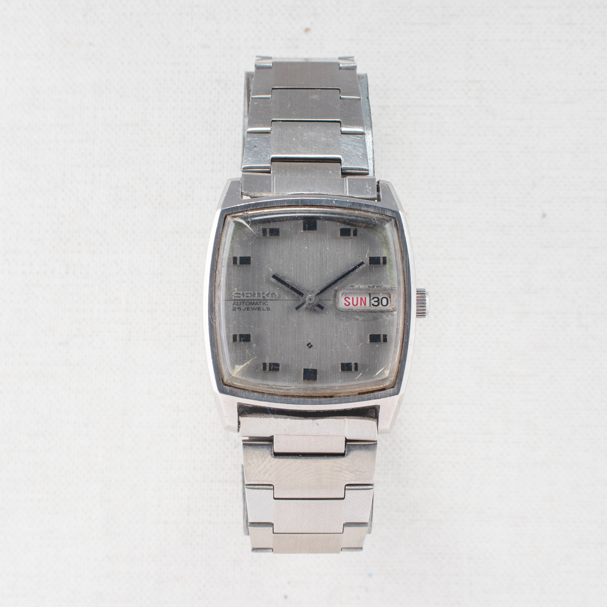 Vintage Seiko 5606-5000 Automatic 25J Silver Dial Day Date Wristwatch