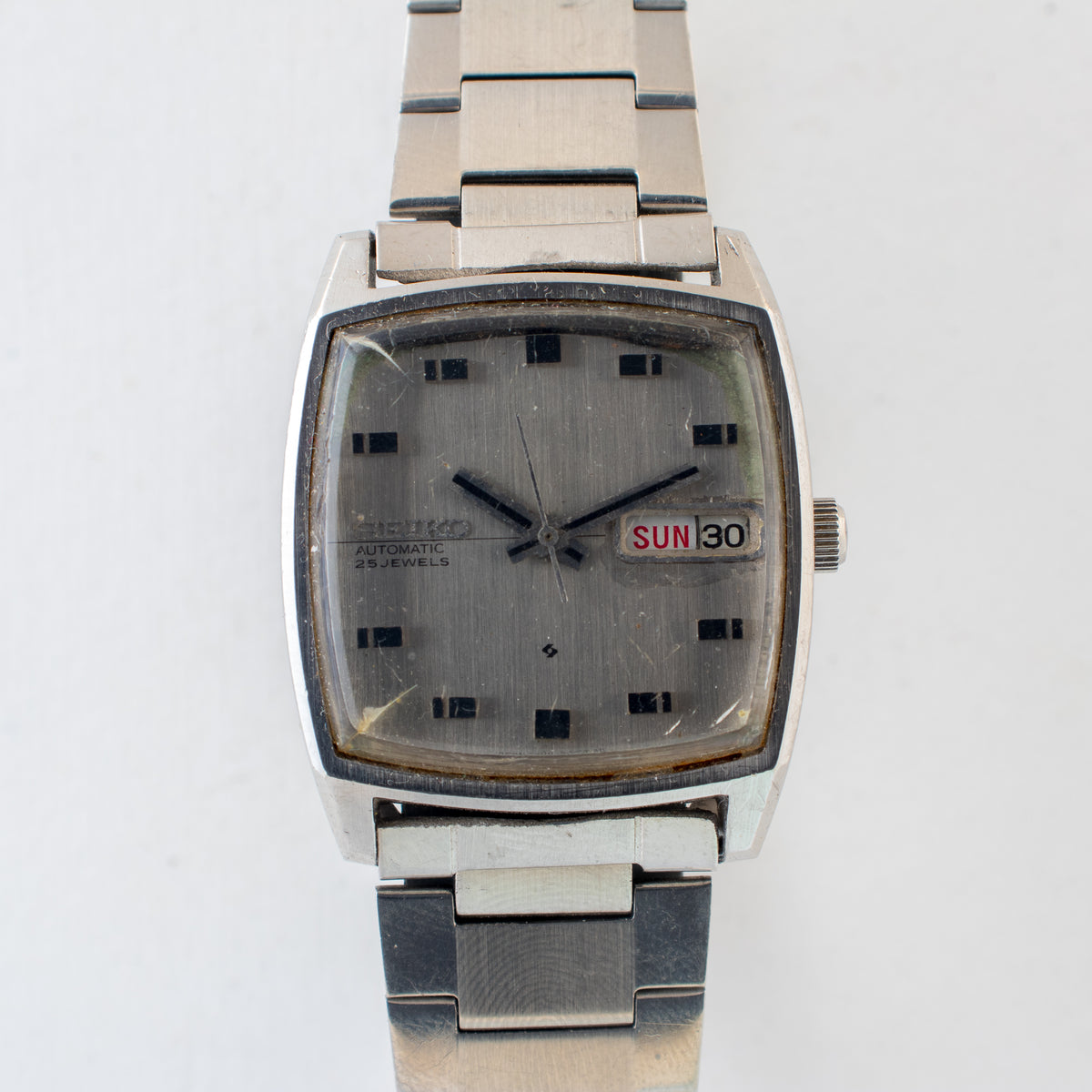 Vintage Seiko 5606-5000 Automatic 25J Silver Dial Day Date Wristwatch