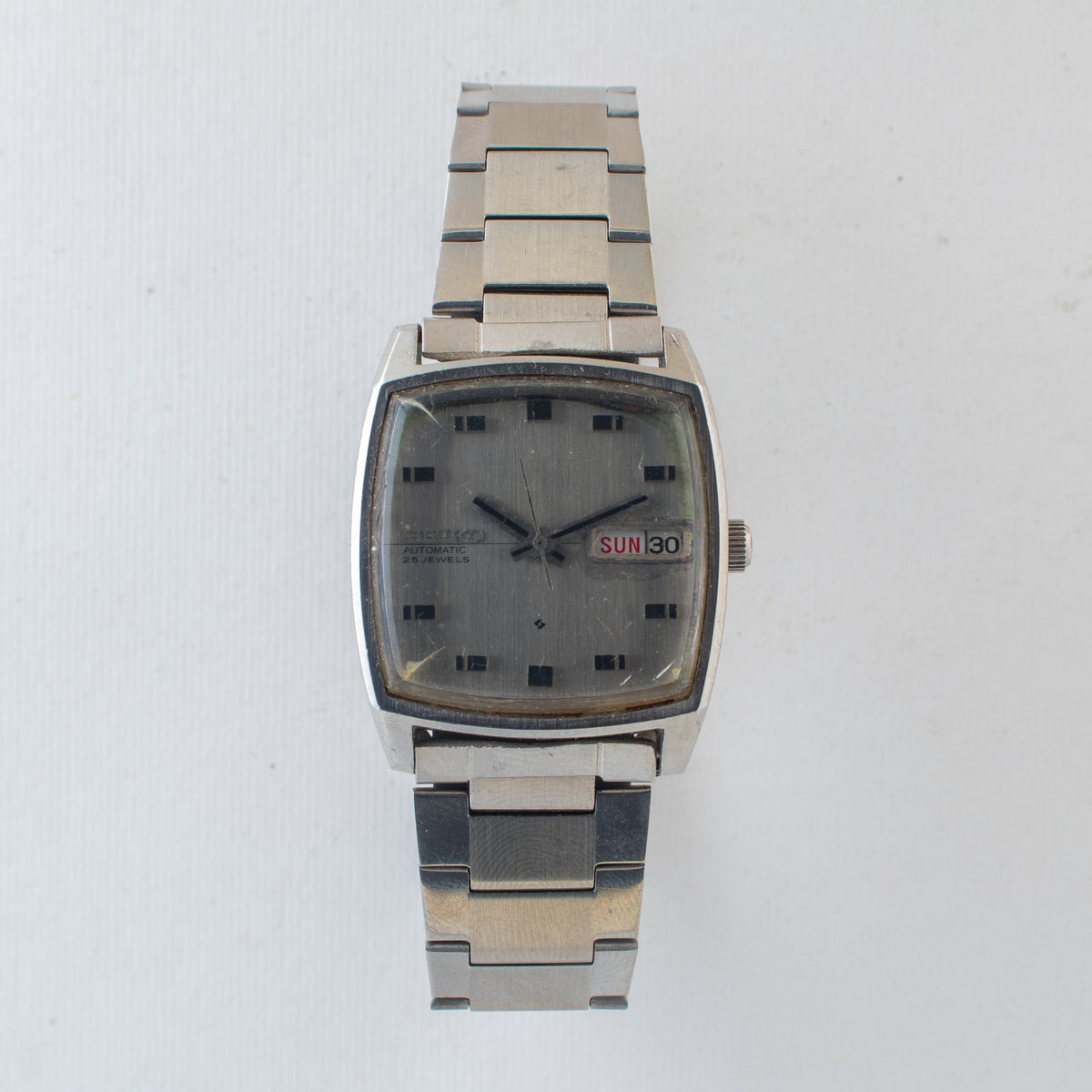 Vintage Seiko 5606-5000 Automatic 25J Silver Dial Day Date Wristwatch