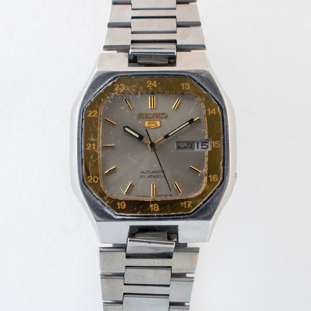 Vintage Seiko 5 7019-520B Automatic 21J Silver Dial Day Date Wristwatch
