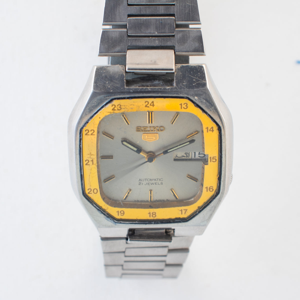 Vintage Seiko 5 7019-520B Automatic 21J Silver Dial Day Date Wristwatch