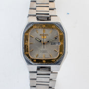 Vintage Seiko 5 7019-520B Automatic 21J Silver Dial Day Date Wristwatch