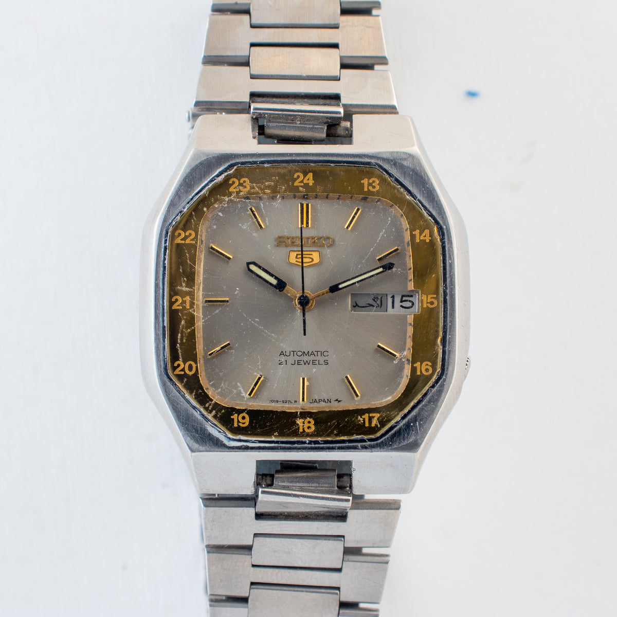 Vintage Seiko 5 7019-520B Automatic 21J Silver Dial Day Date Wristwatch