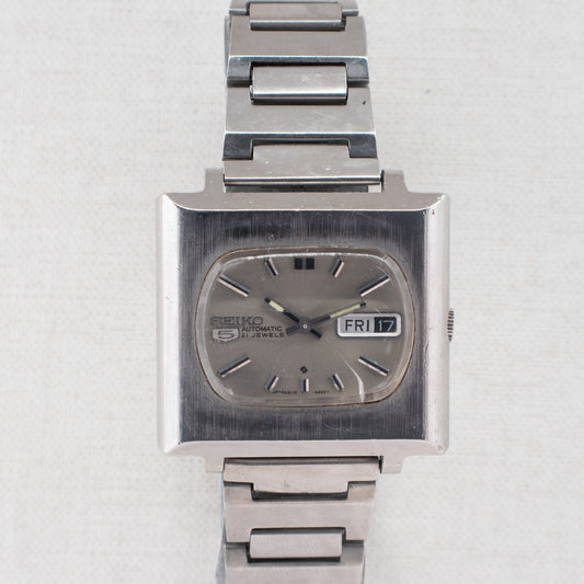 Vintage Seiko 5 6119-5401 Automatic 21J Silver Dial Day Date Wristwatch