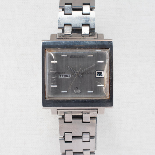 Vintage Seiko 5 6119-5000 Automatic 21J Silver Dial Day Date Wristwatch