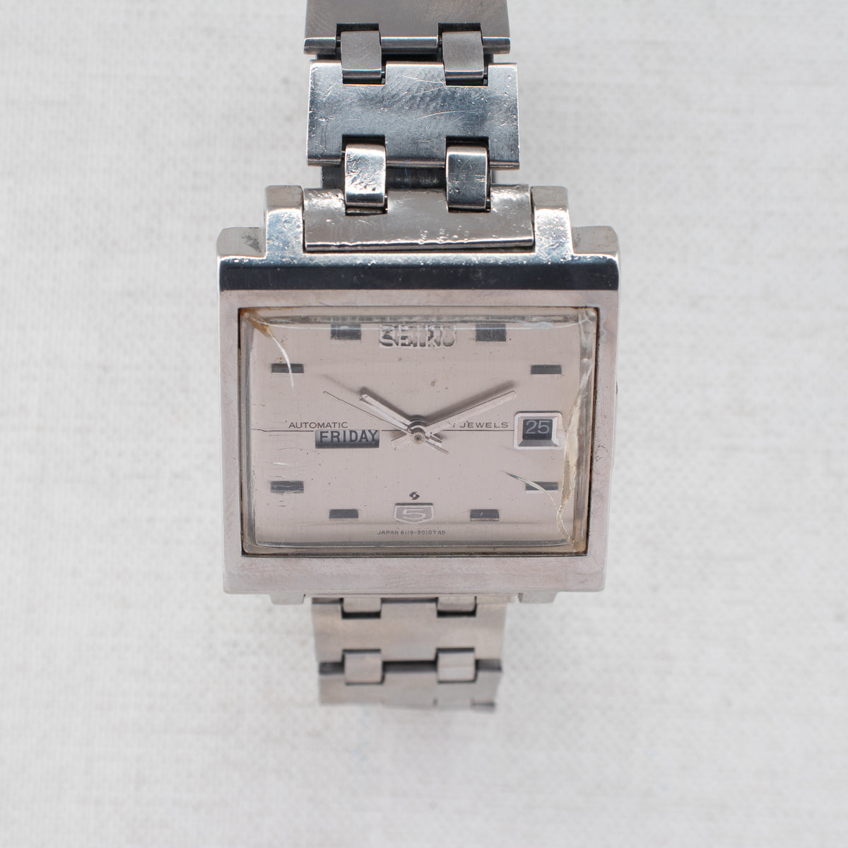Vintage Seiko 5 6119-5000 Automatic 21J Silver Dial Day Date Wristwatch