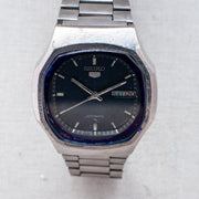 Vintage Seiko 5 7009-8210 Automatic 17J Blue Dial Day Date Wristwatch