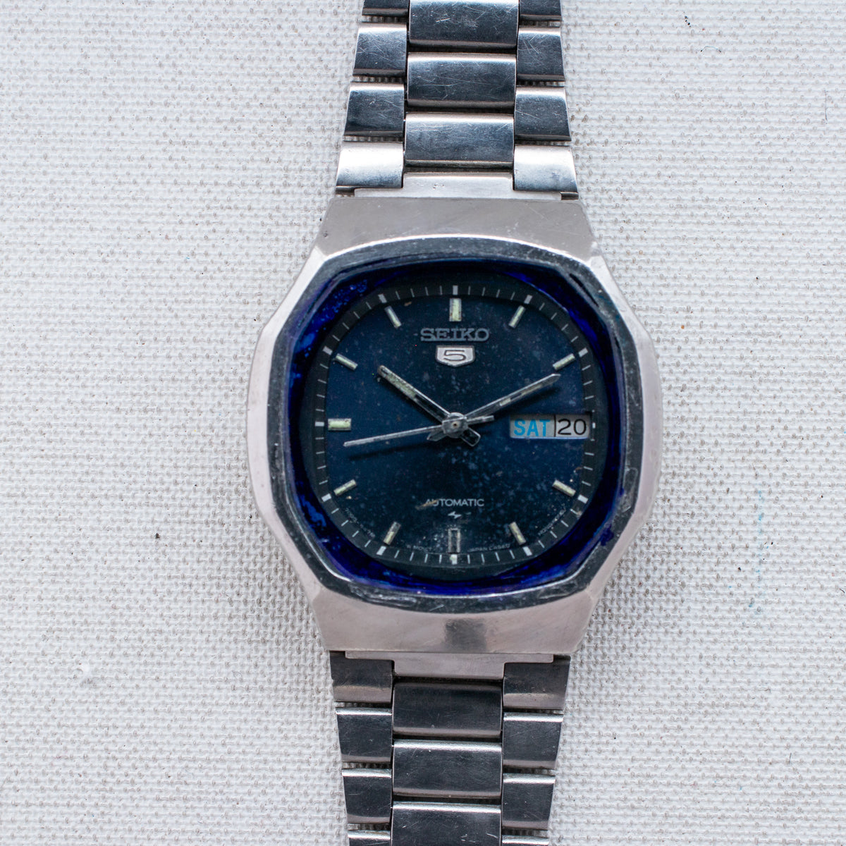 Vintage Seiko 5 7009-8210 Automatic 17J Blue Dial Day Date Wristwatch