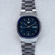 Vintage Seiko 5 7009-8210 Automatic 17J Blue Dial Day Date Wristwatch