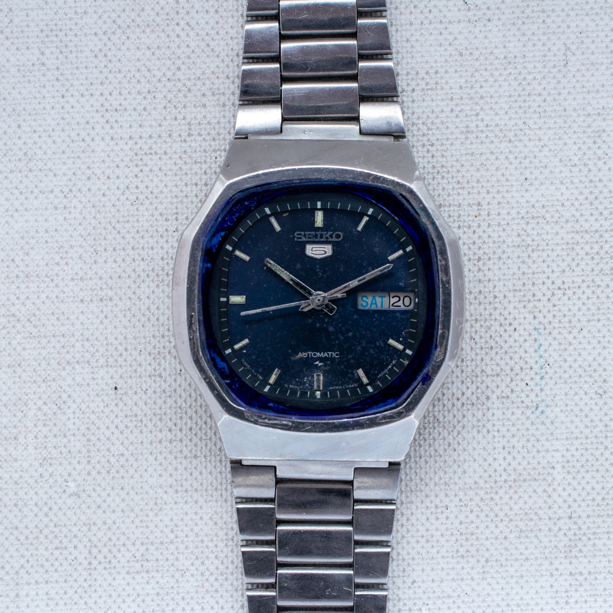 Vintage Seiko 5 7009-8210 Automatic 17J Blue Dial Day Date Wristwatch