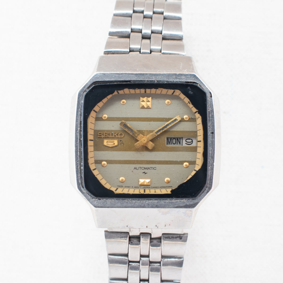 Vintage Seiko 5 7009-5330 Automatic 17J Silver Dial Day Date Wristwatch