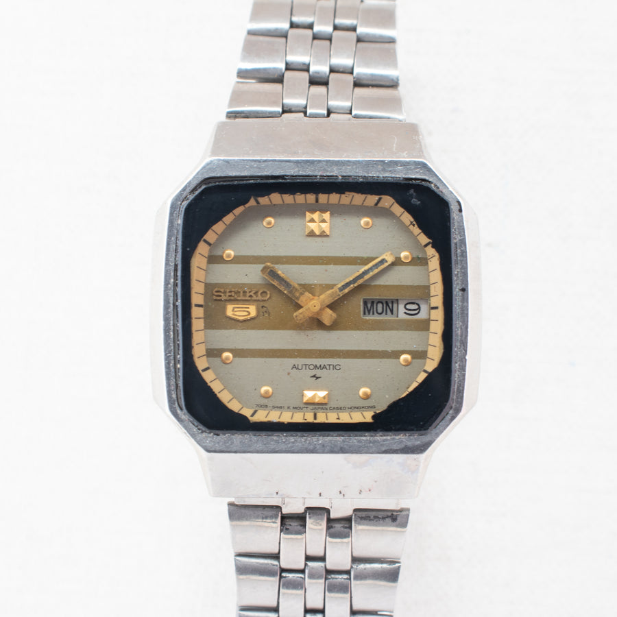 Vintage Seiko 5 7009-5330 Automatic 17J Silver Dial Day Date Wristwatch