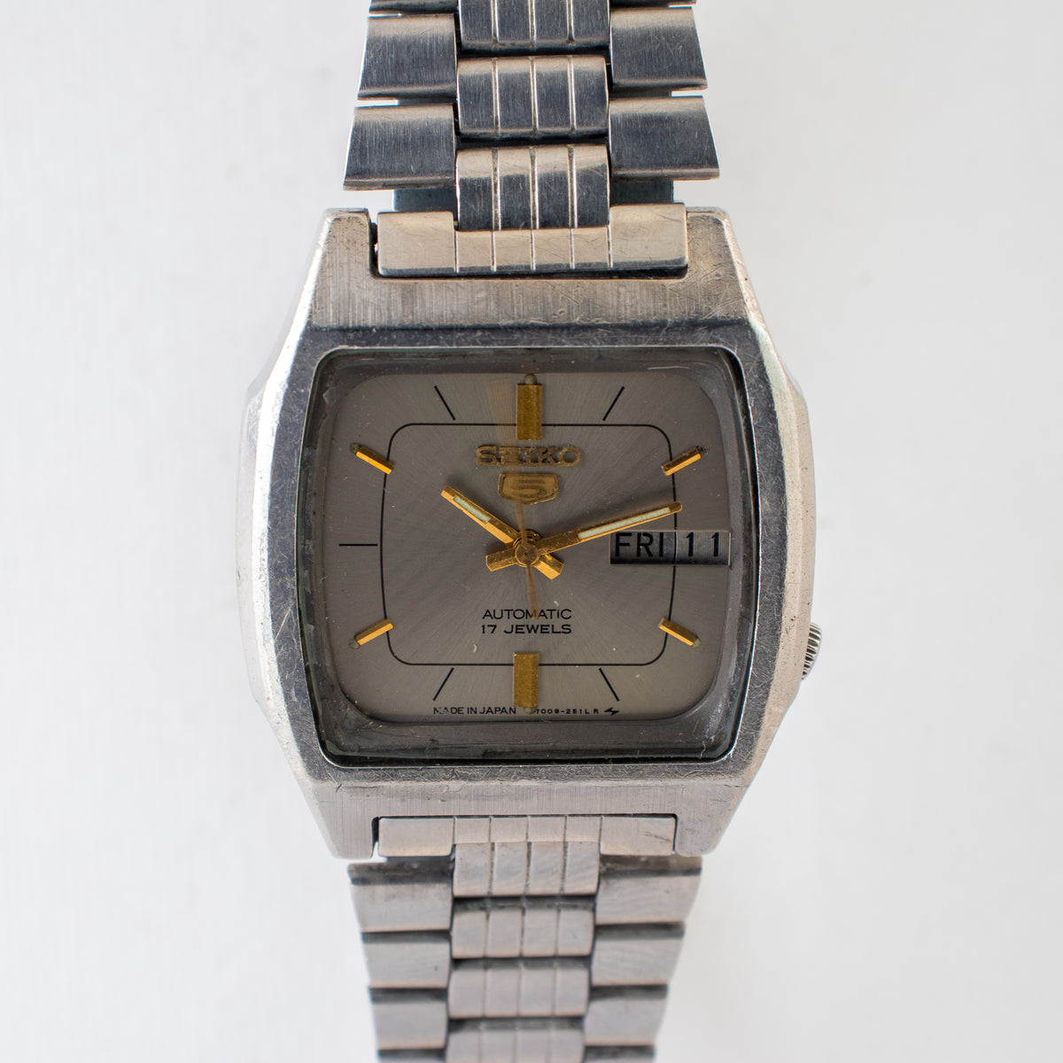Vintage Seiko 5 7009-5862 Automatic 17J Silver Dial Day Date Wristwatch