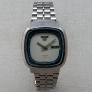 Vintage Seiko 5 7009-5110 Automatic 17J White Dial Day Date Wristwatch