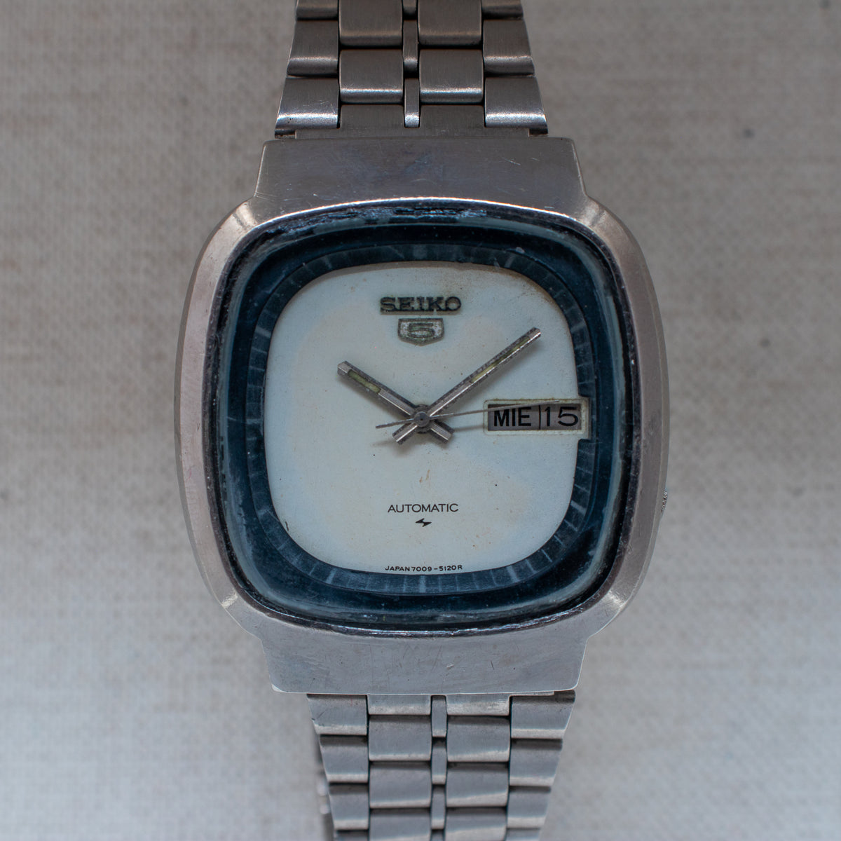 Vintage Seiko 5 7009-5110 Automatic 17J White Dial Day Date Wristwatch