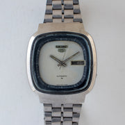 Vintage Seiko 5 7009-5110 Automatic 17J White Dial Day Date Wristwatch