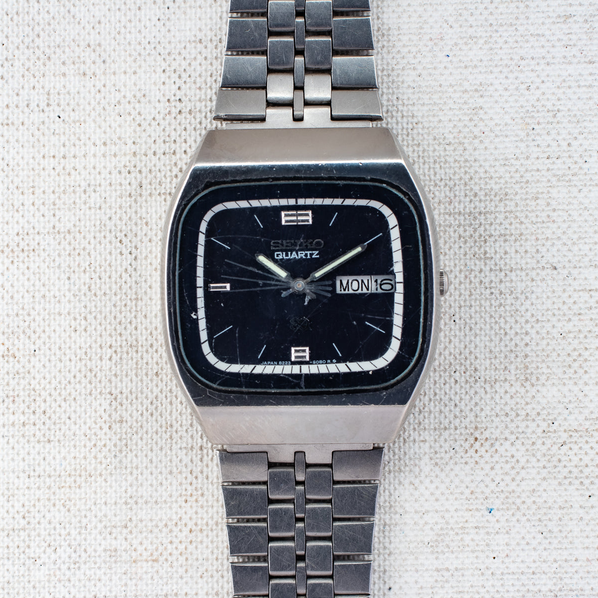 Vintage Seiko SQ 8223-508A Quartz Blue Dial Day Date Wristwatch