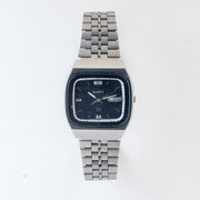 Vintage Seiko SQ 8223-508A Quartz Blue Dial Day Date Wristwatch