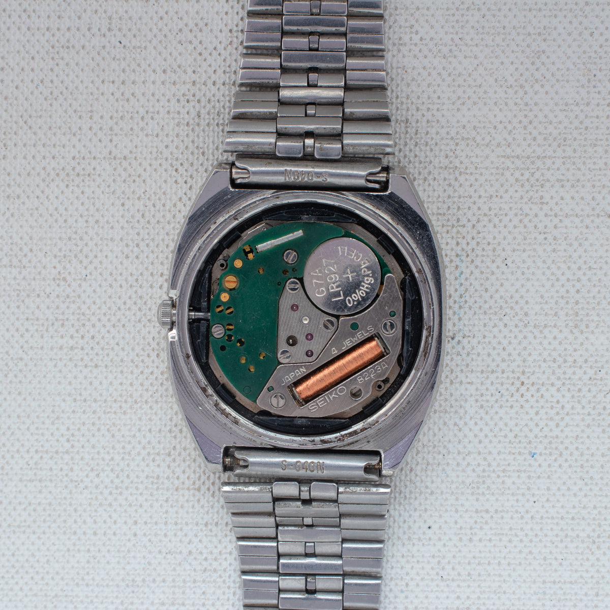 Vintage Seiko SQ 8223-508A Quartz Blue Dial Day Date Wristwatch