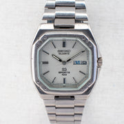 Vintage Seiko SQ 8229-5030 Quartz White Dial Day Date Wristwatch