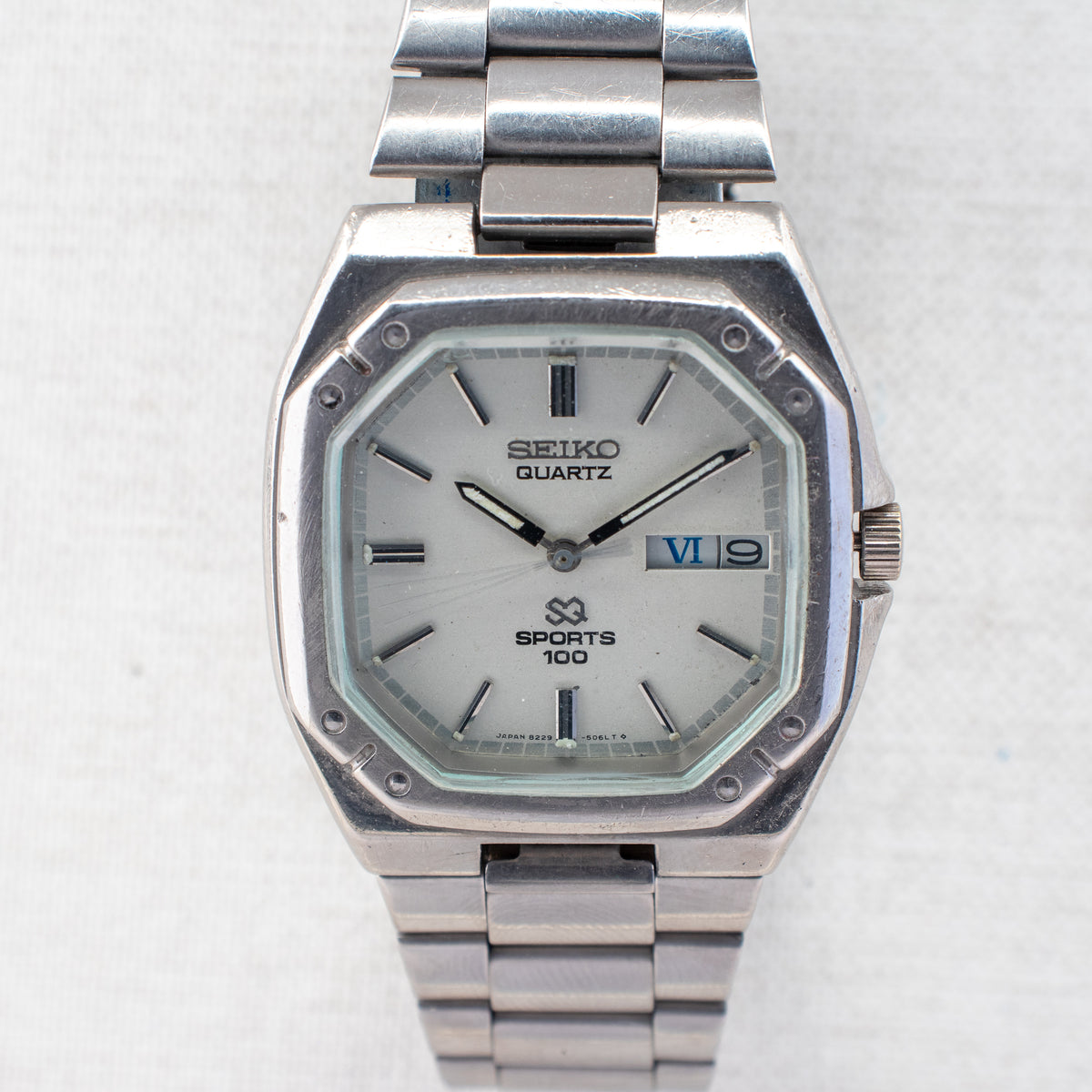 Vintage Seiko SQ 8229-5030 Quartz White Dial Day Date Wristwatch