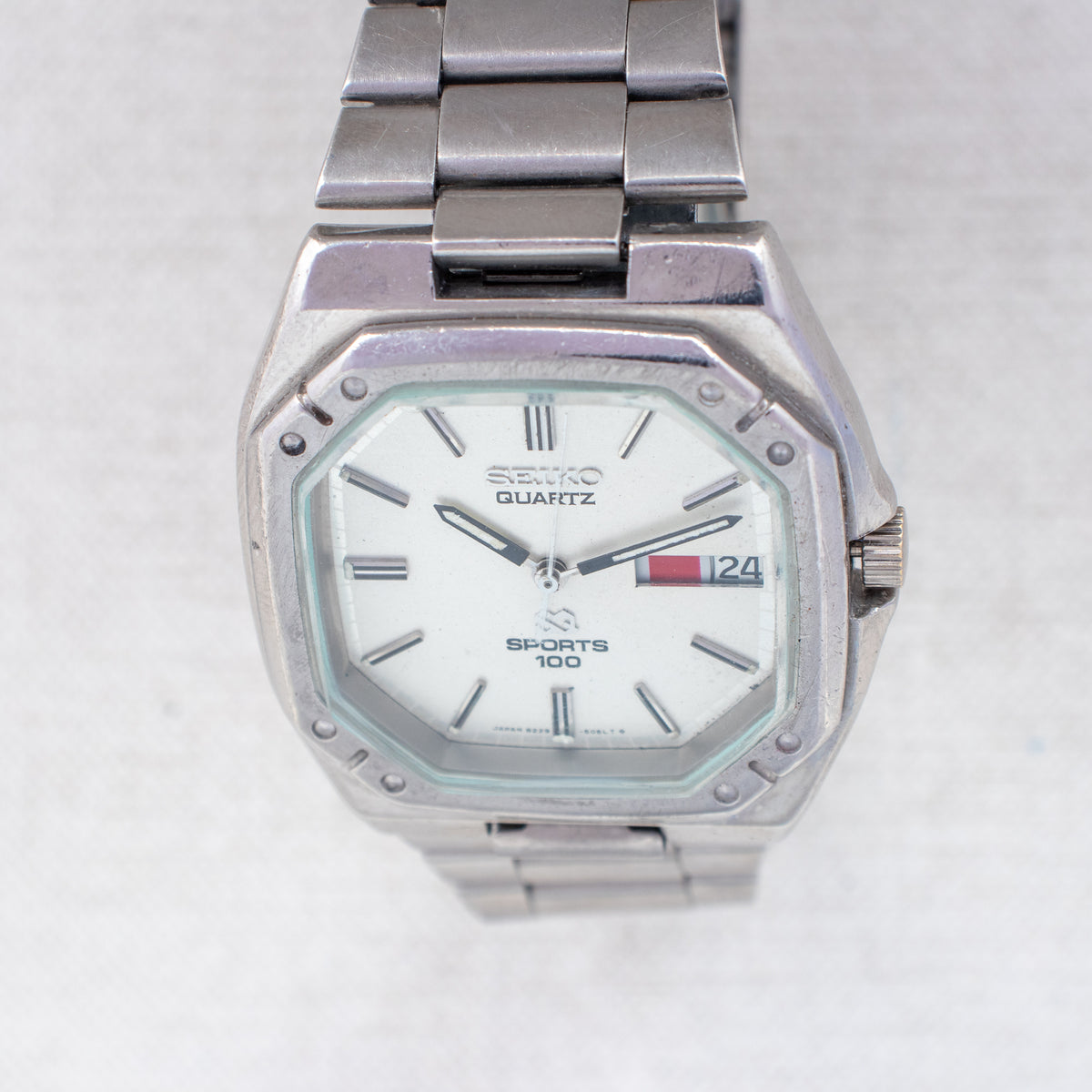 Vintage Seiko SQ 8229-5030 Quartz White Dial Day Date Wristwatch