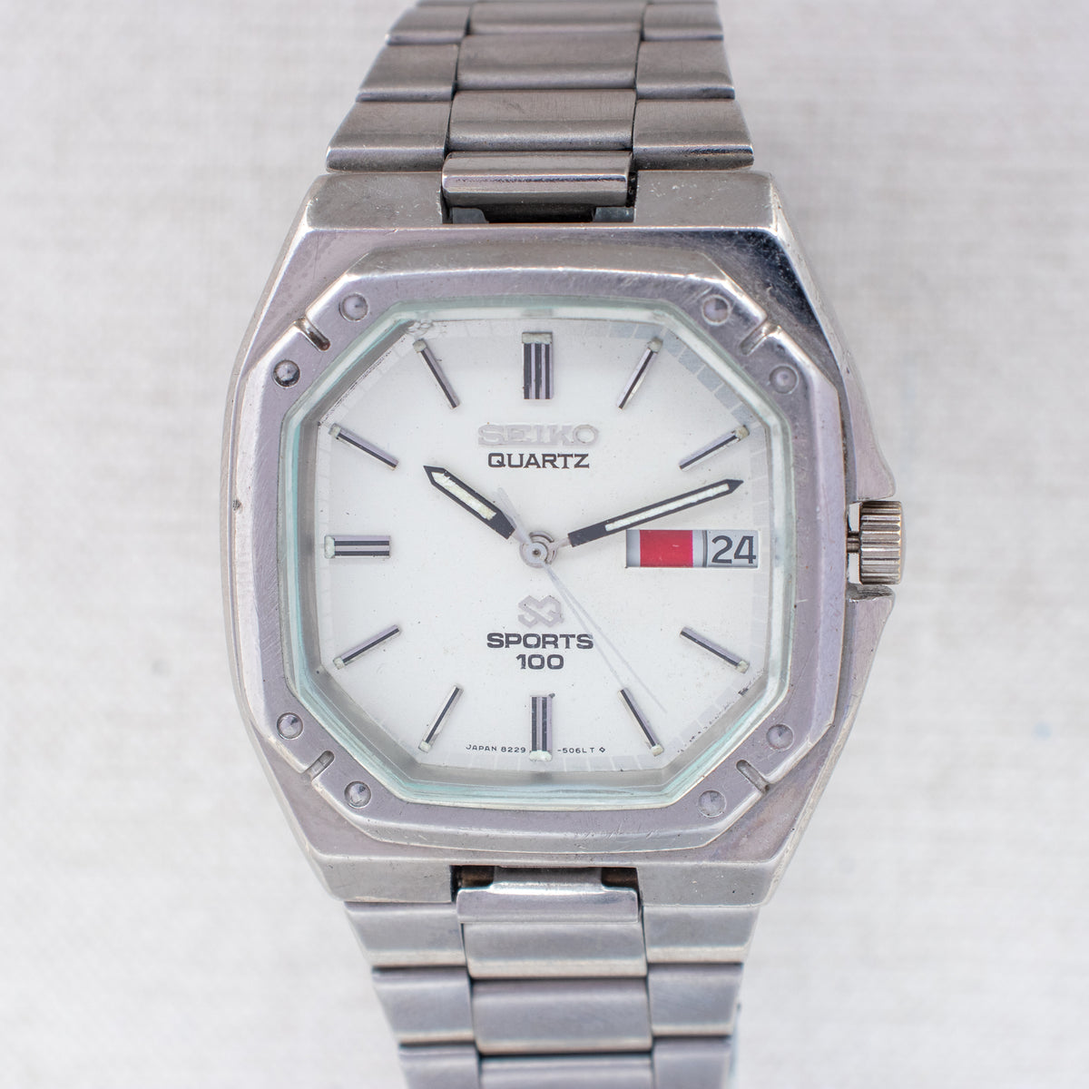 Vintage Seiko SQ 8229-5030 Quartz White Dial Day Date Wristwatch