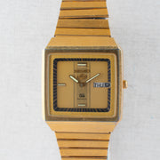 Vintage Seiko SQ 8223-5260 Quartz Gold Dial Day Date Wristwatch