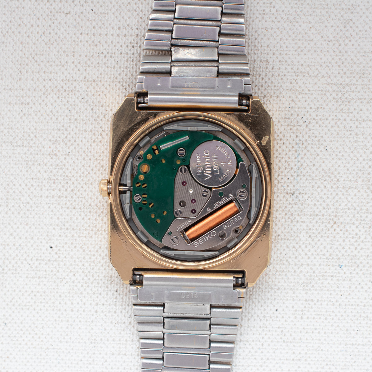 Vintage Seiko SQ 8223-5260 Quartz Gold Dial Day Date Wristwatch