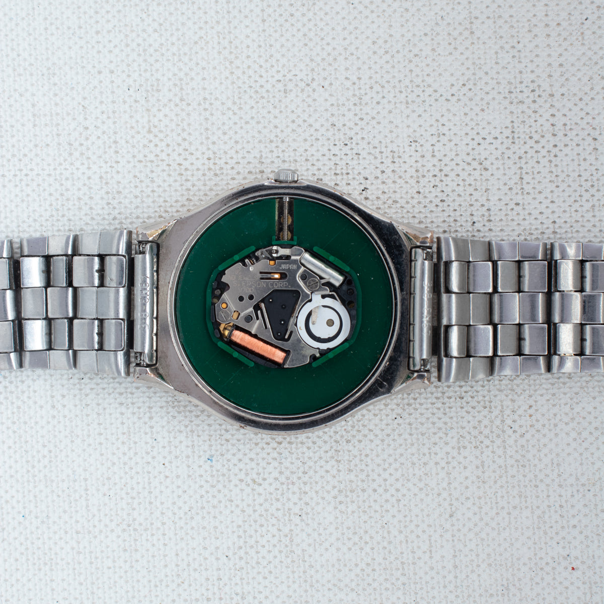 Vintage Seiko V701-2K30 Quartz Silver Dial Wristwatch
