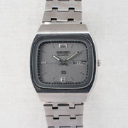 Vintage Seiko SQ 8223-5080 Quartz Silver Dial Day Date Wristwatch