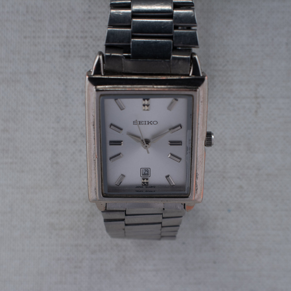 Vintage Seiko 7N01-0EA0 Quartz Silver Dial Date Wristwatch