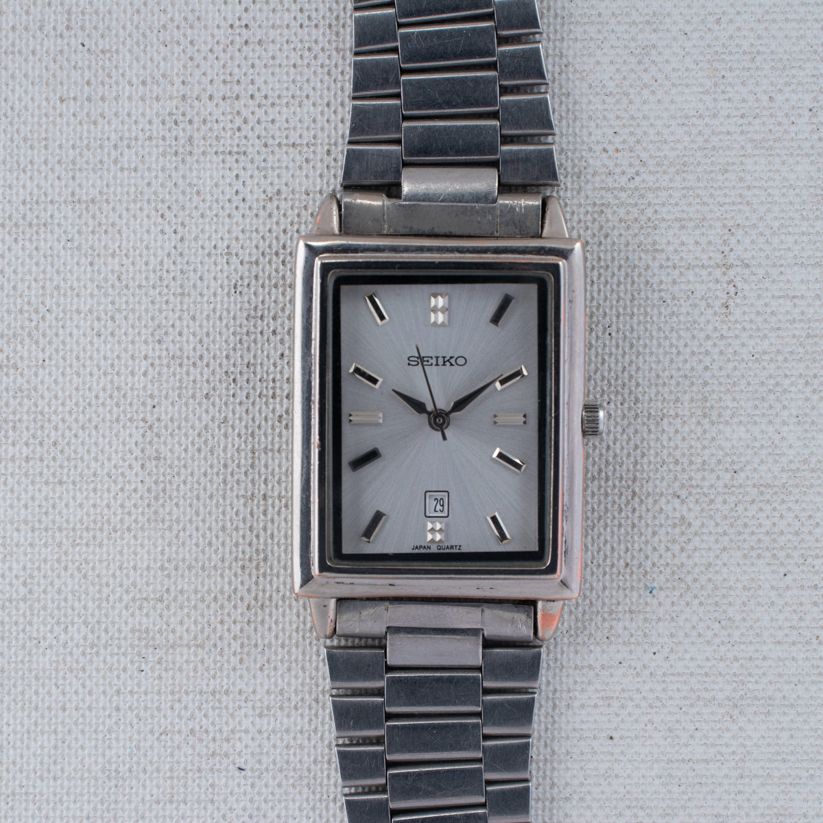 Vintage Seiko 7N01-0EA0 Quartz Silver Dial Date Wristwatch