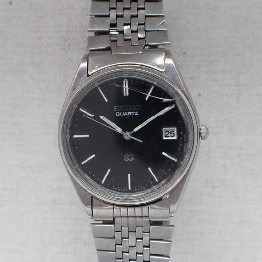 Vintage Seiko SQ 8222-8020 Quartz Black Dial Date Wristwatch