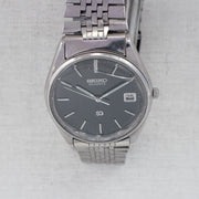 Vintage Seiko SQ 8222-8020 Quartz Black Dial Date Wristwatch