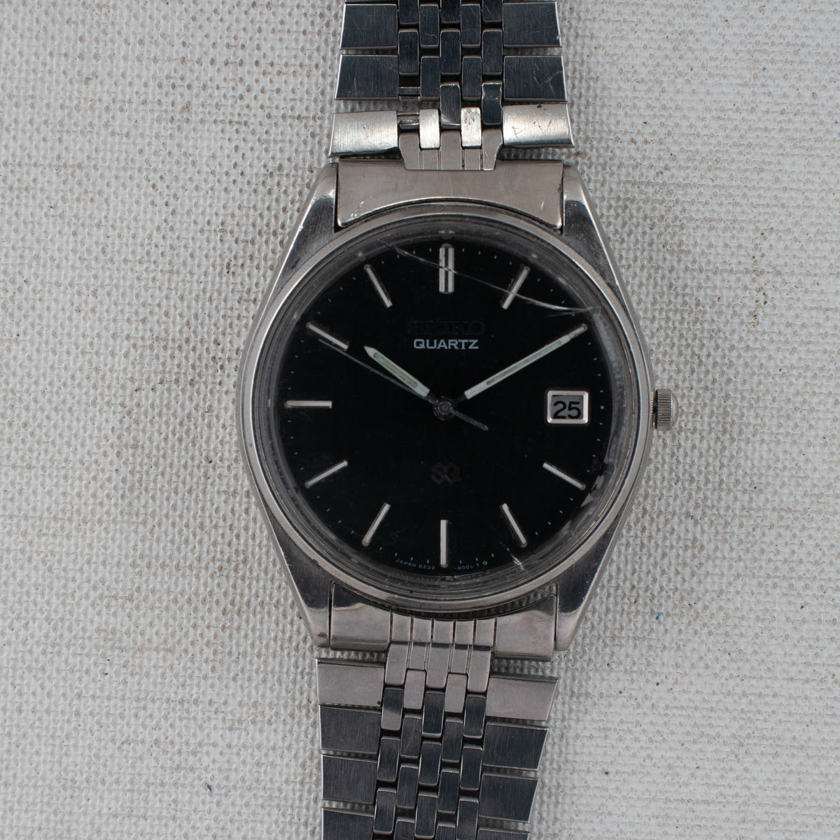 Vintage Seiko SQ 8222-8020 Quartz Black Dial Date Wristwatch