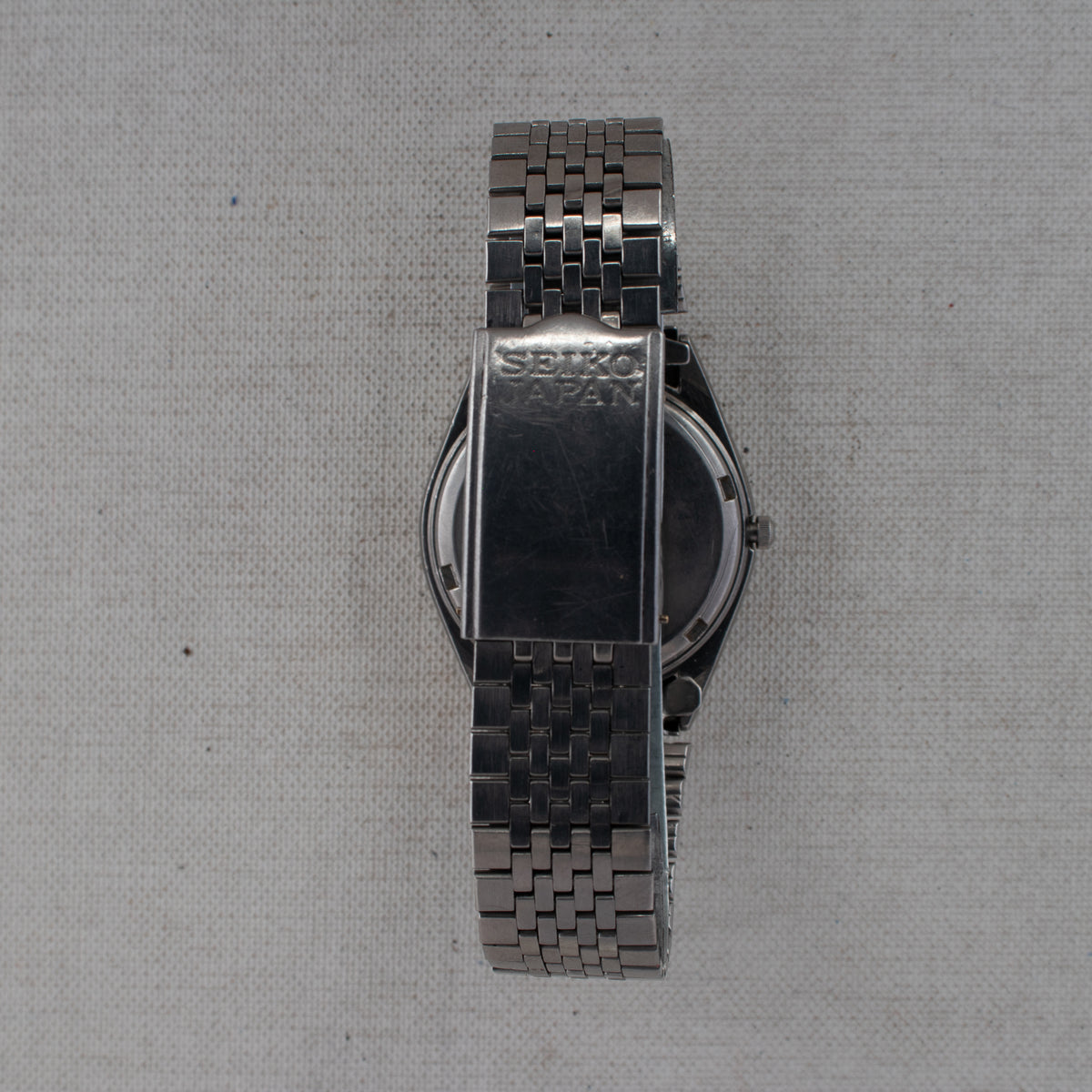 Vintage Seiko SQ 8222-8020 Quartz Black Dial Date Wristwatch